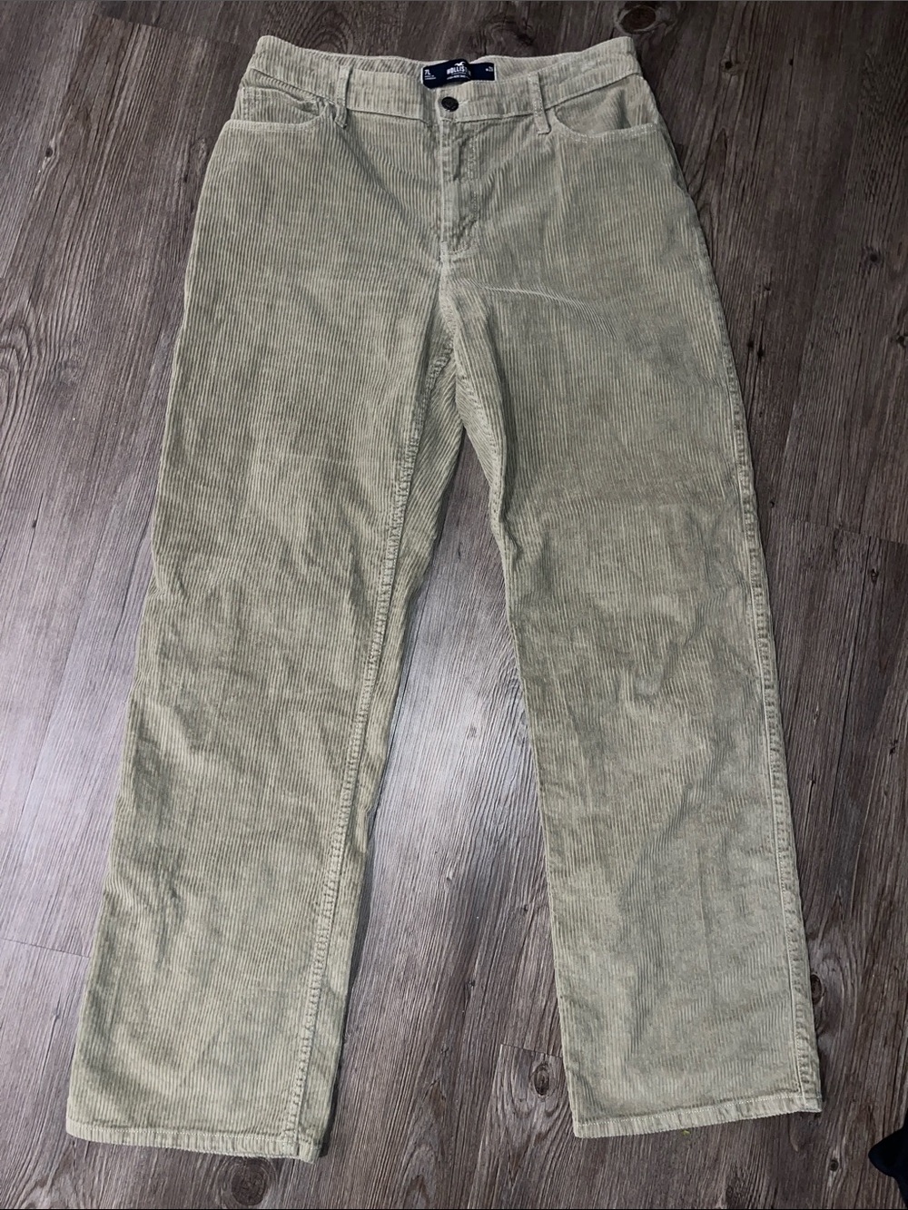 HOLLISTER Men's Corduroy Pants in Light Olive